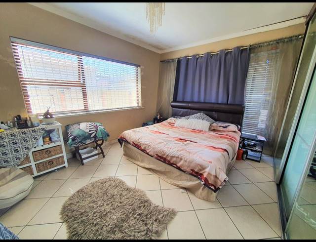 4 BEDROOM HOUSE FOR SALE IN TOWNSEND ESTATE